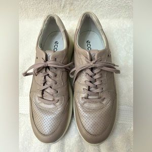 Ecco walking shoes in great neutral color! Worn once.